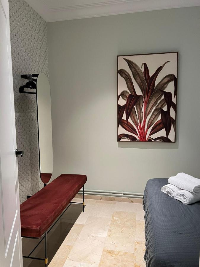 Pie De Torre Catedral Apartment Granada Luaran gambar
