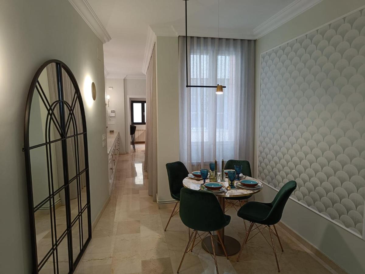 Pie De Torre Catedral Apartment Granada Luaran gambar